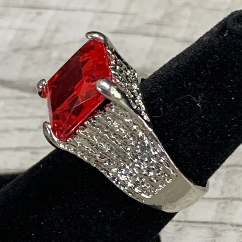 Silver Tone Red Emerald Cut Faux Stone Textured Cocktail Statement Ring Size 6.5